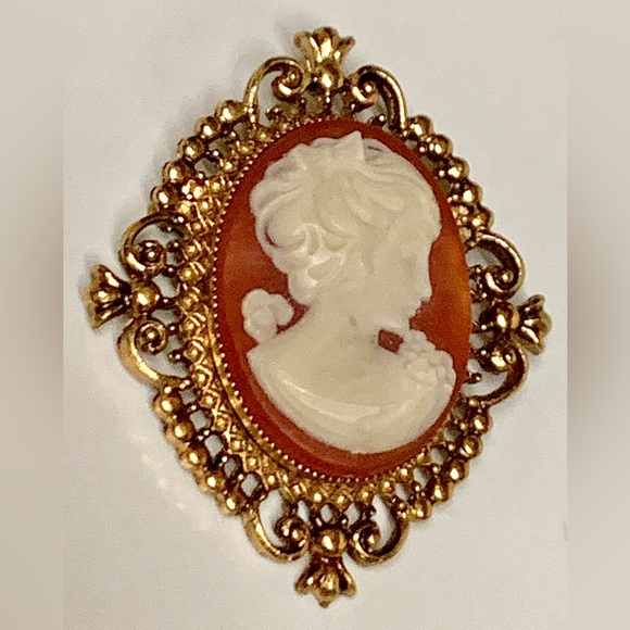 Mid Century Vintage Gold Tone Victorian Style Cameo Pinback Brooch Button - Picture 9 of 15
